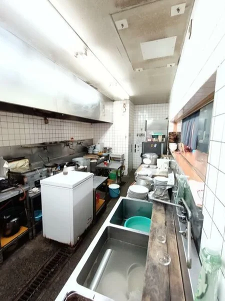 秋山のラーメン居抜きの厨房