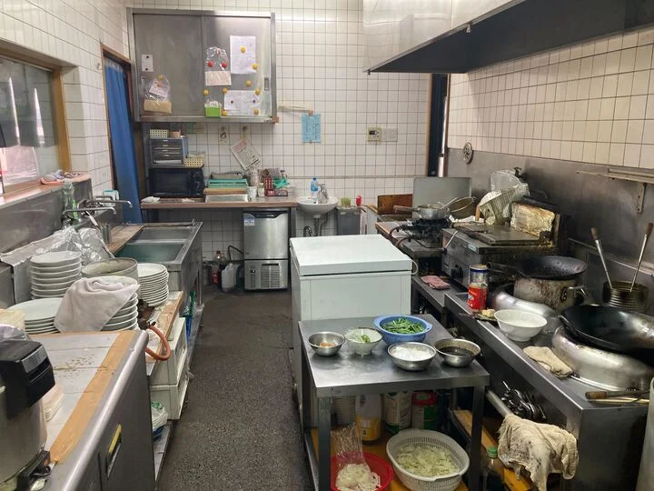 秋山の居抜き店舗の内装