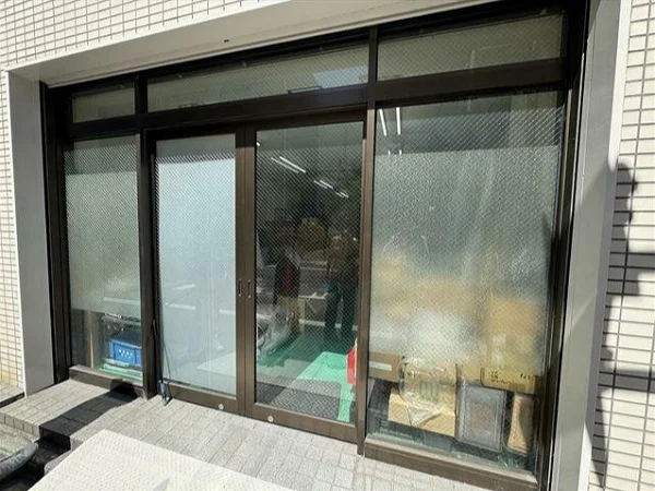 貸店舗(事務所仕様)のエントランス