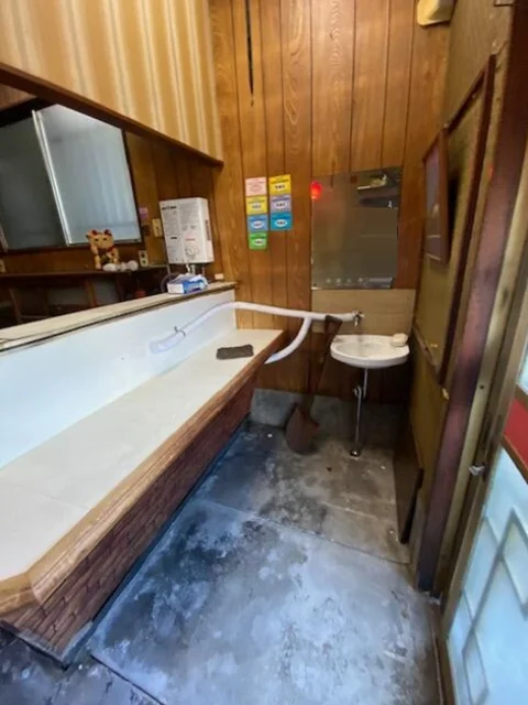 反町の居抜き店舗の内装