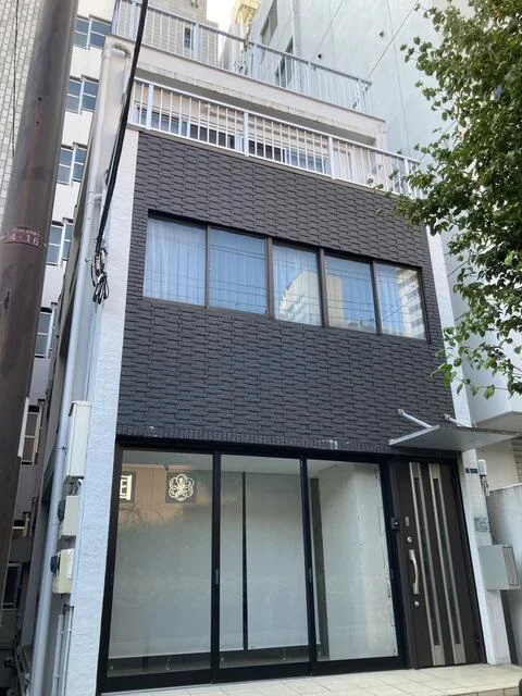 半蔵門のスケルトン店舗物件の外観