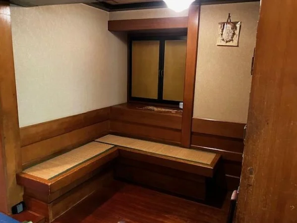 関内の焼肉屋居抜きの内装