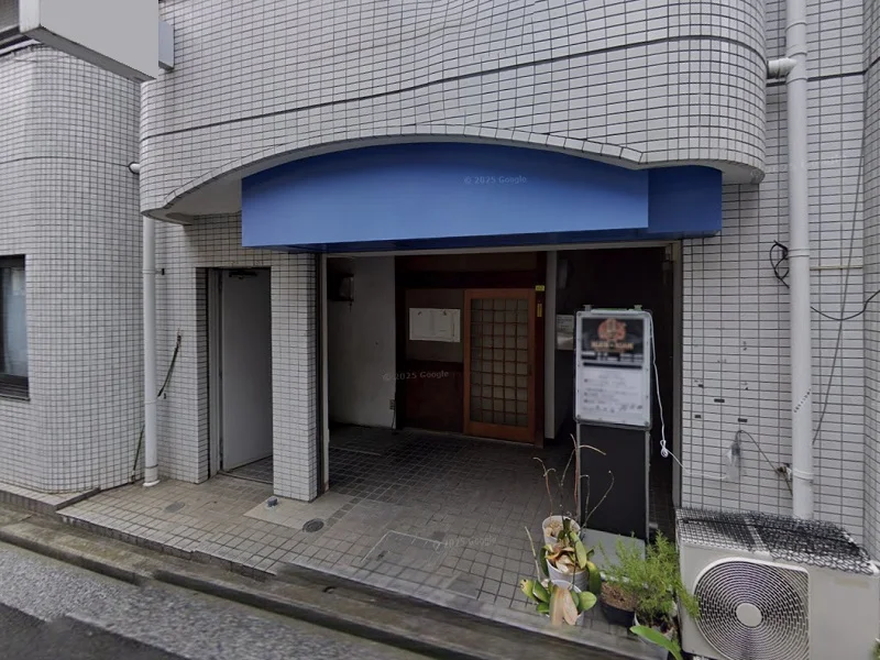 居酒屋の居抜き物件のエントランス