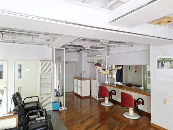 小川町の美容室・理容室居抜きの内装