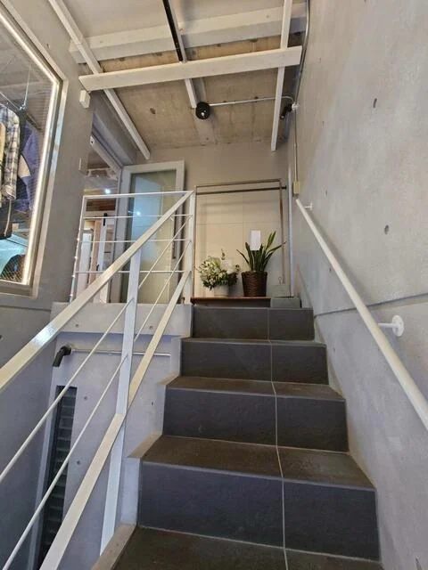 下北沢の居抜き店舗のエントランス