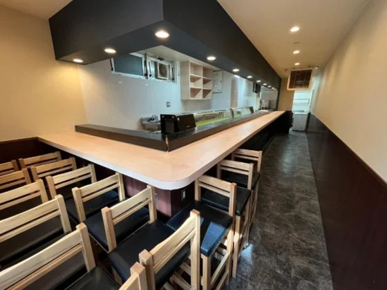 寿司の居抜き物件の内装