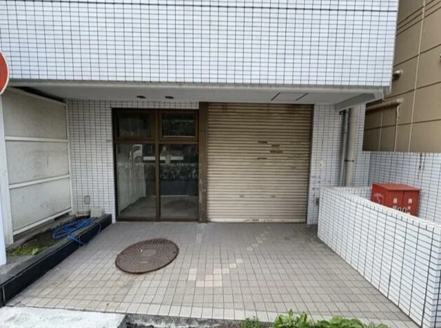 大森海岸のスケルトン店舗物件の外観