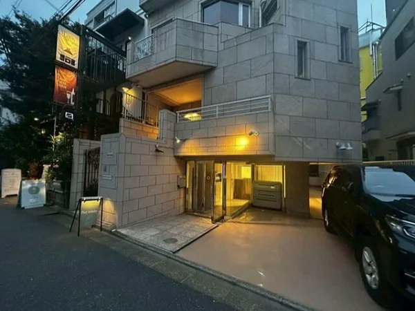 貸店舗(事務所仕様)の外観