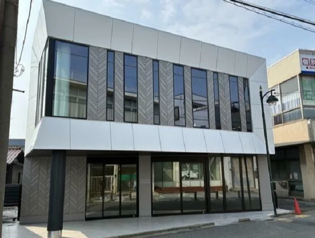 貸店舗(スケルトン)の外観