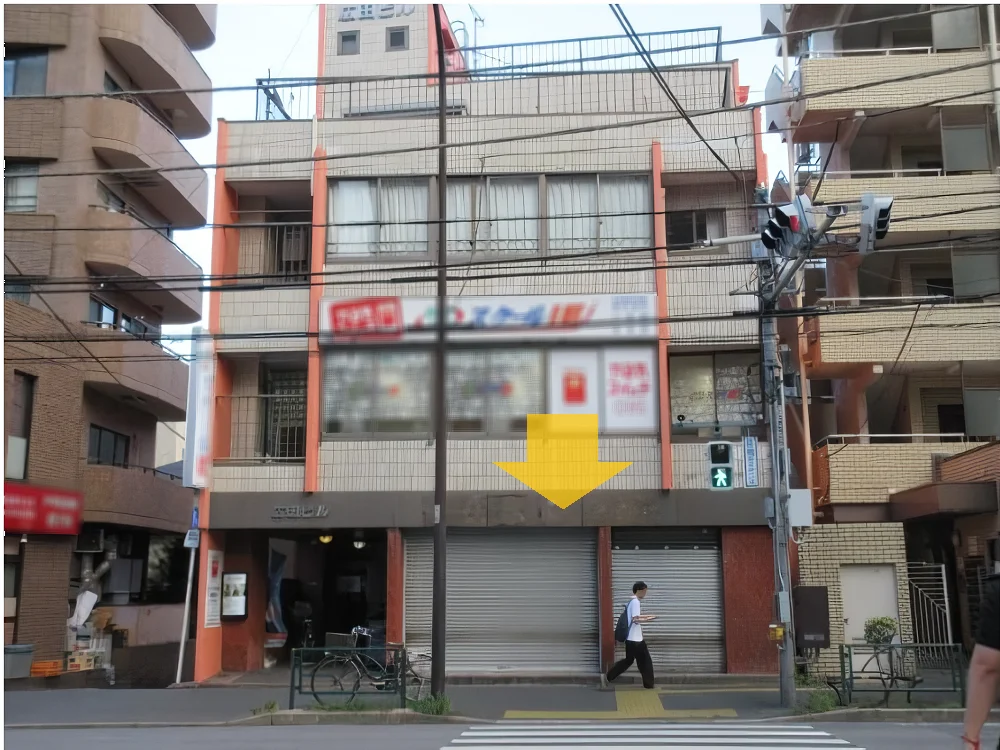 池袋のスケルトン店舗物件の外観