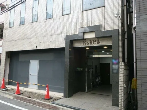 東武練馬のスケルトン物件のエントランス