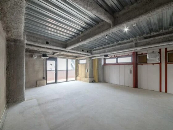 浅草のスケルトン物件の内装