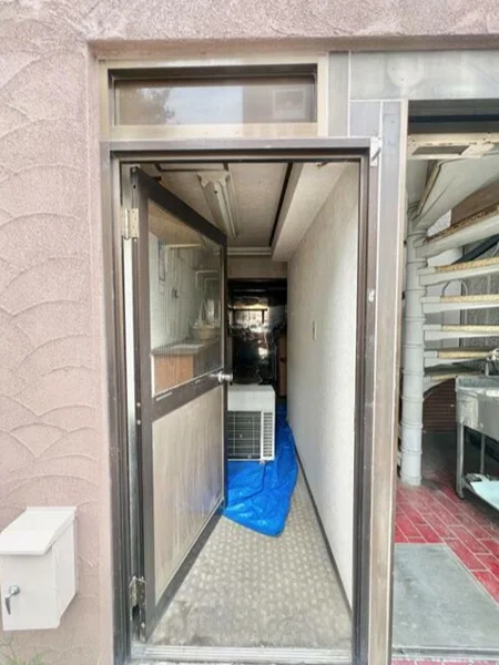 入谷のうどん・そば居抜きのエントランス