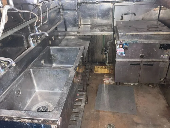 入谷の居抜き店舗の厨房
