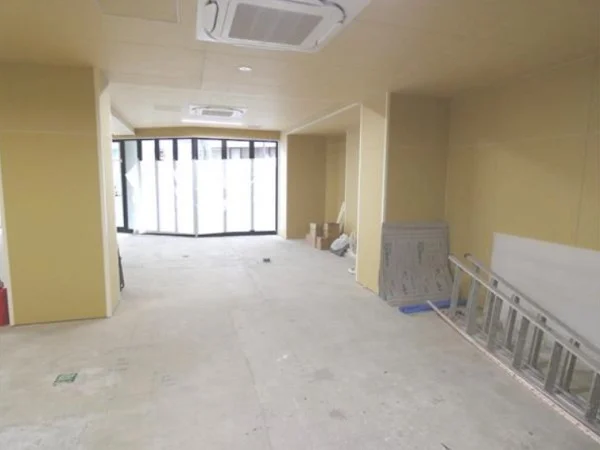 川口のスケルトン店舗物件の内装