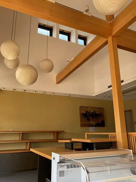 物販の居抜き物件の内装