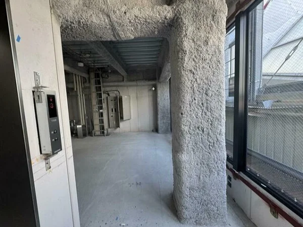 阿佐ケ谷のスケルトン店舗物件の内装