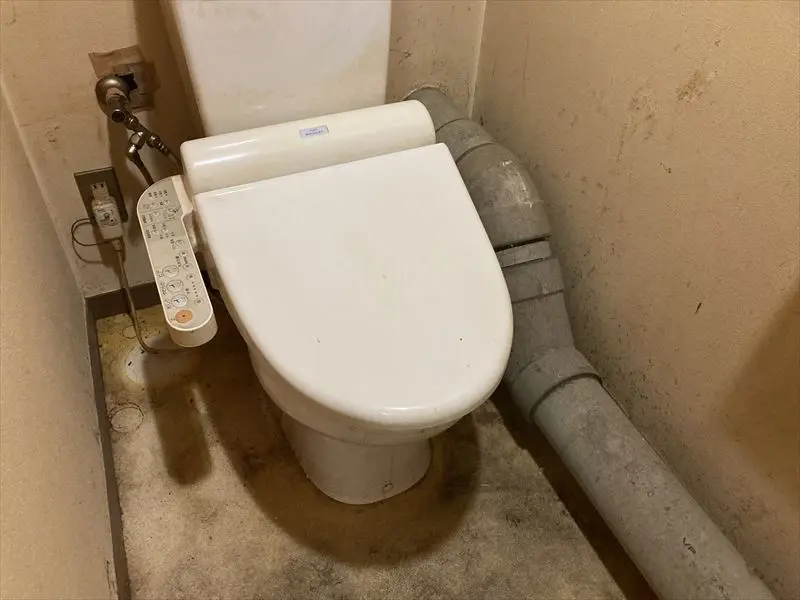 新小岩のスケルトン物件のトイレ