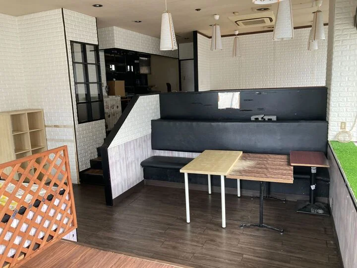 草加の韓国料理居抜きの内装