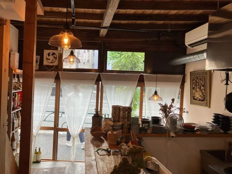 早稲田のダイニングバー居抜きの内装