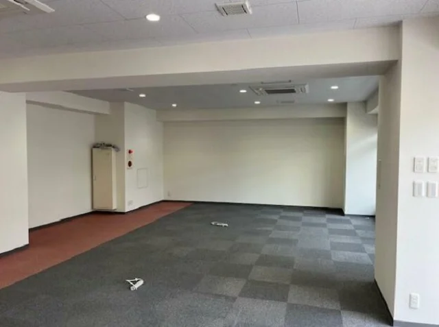 貸店舗(事務所仕様)の内装