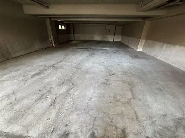 江戸川橋のスケルトン店舗物件の内装