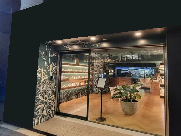 表参道の居抜き店舗のエントランス