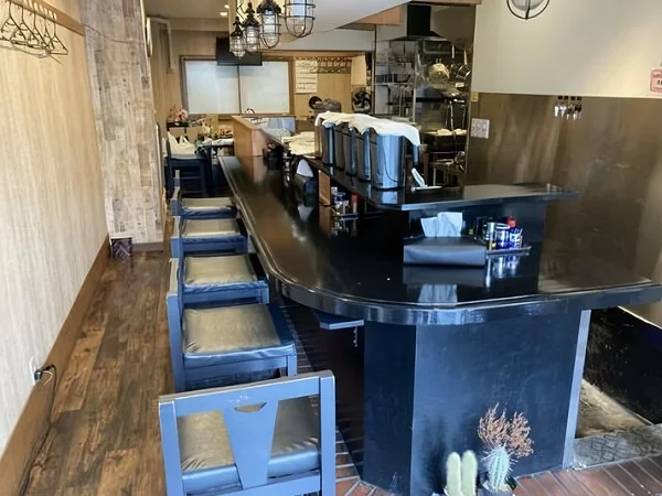 黄金町の居抜き店舗の内装