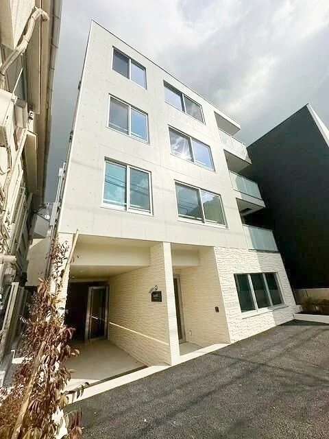 祐天寺のスケルトン店舗物件の外観