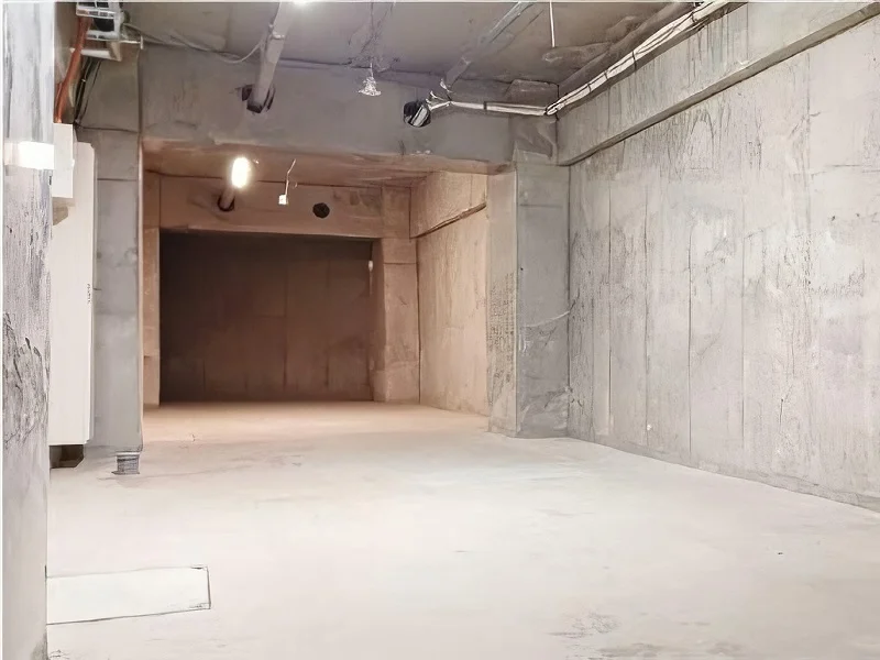 貸店舗(スケルトン)の内装