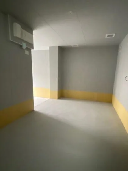 貸店舗(スケルトン)の内装