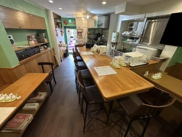 定食屋の居抜き物件の内装