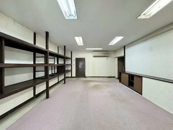 貸店舗(事務所仕様)の内装