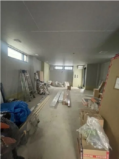 中目黒のスケルトン店舗物件の内装