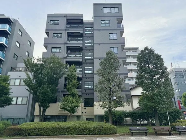 貸店舗(スケルトン)の外観