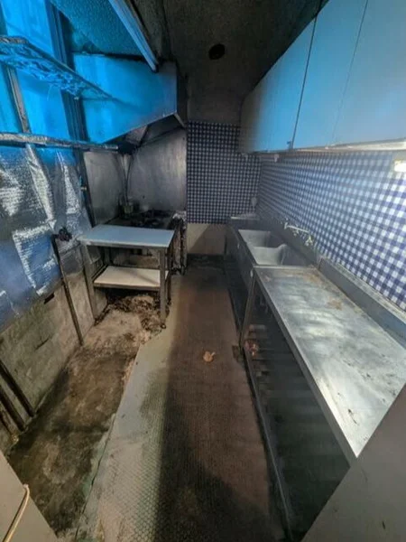 中華料理の居抜き物件の厨房