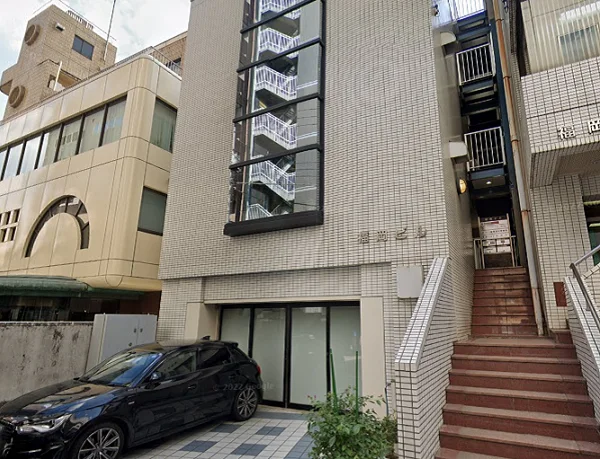 九段下の事務所仕様店舗物件の外観