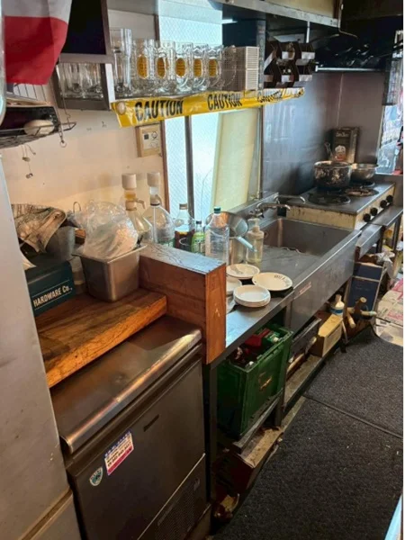 バルの居抜き物件の厨房