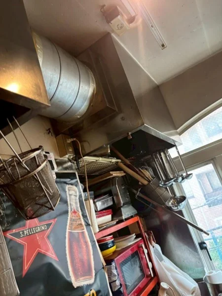 綱島のバル居抜きの厨房