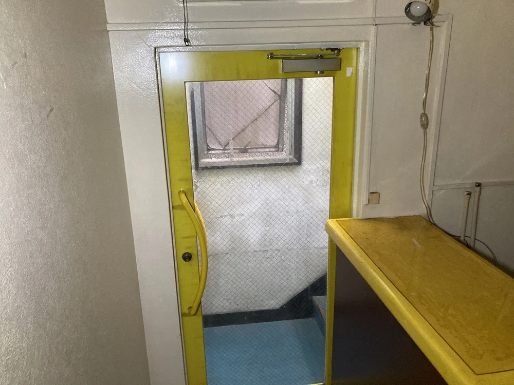 貸店舗(事務所仕様)のエントランス