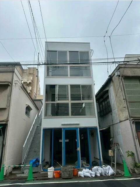 貸店舗(スケルトン)の外観