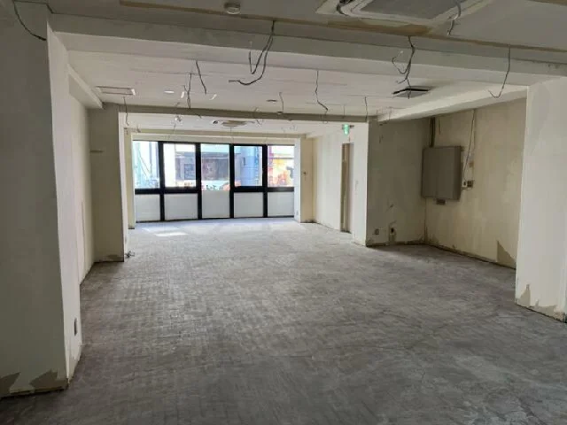 貸店舗(スケルトン)の内装