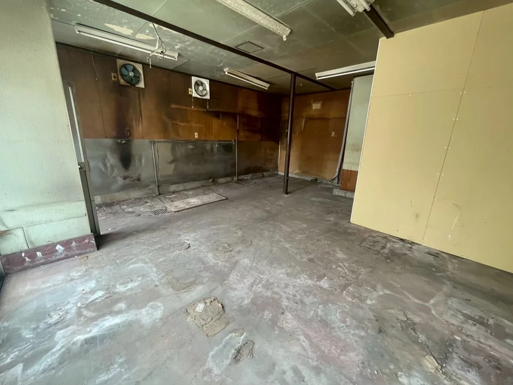 貸店舗(スケルトン)の内装