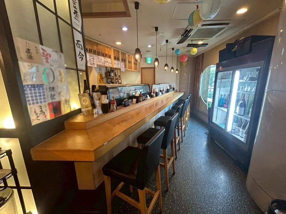 天王洲アイルの寿司居抜きの内装