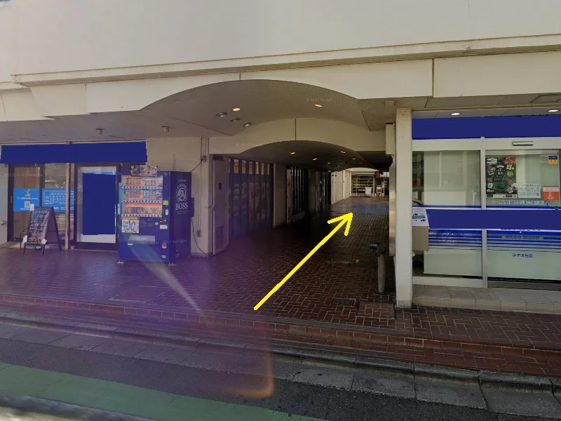 貸店舗(スケルトン)のエントランス