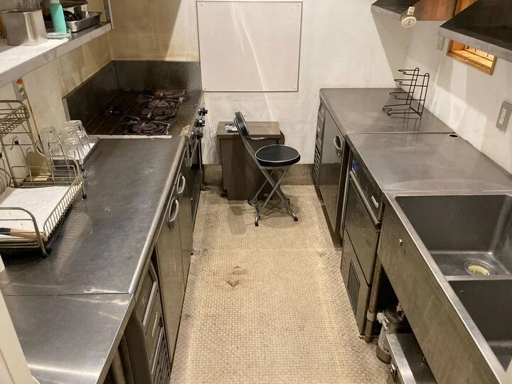 川崎大師のカフェ・喫茶店居抜きの厨房