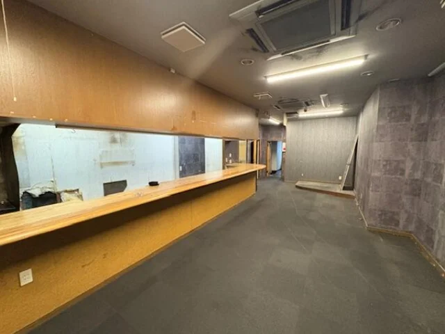 テイクアウトの居抜き物件の内装