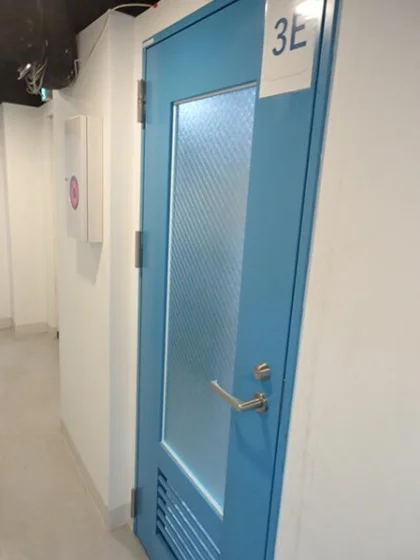 貸店舗(リース)のエントランス