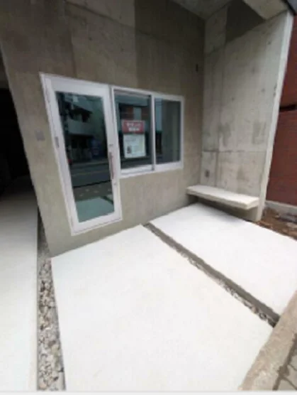 西横浜のスケルトン店舗物件の内装