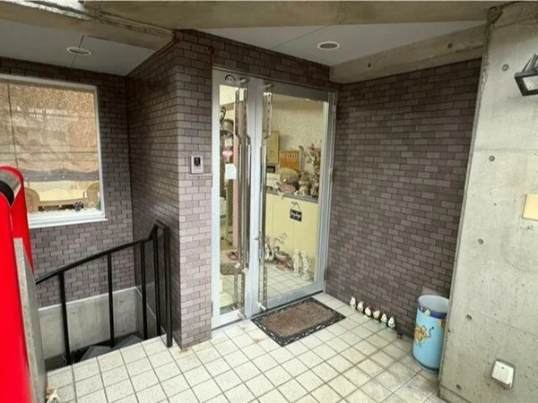 荻窪の居抜き店舗のエントランス